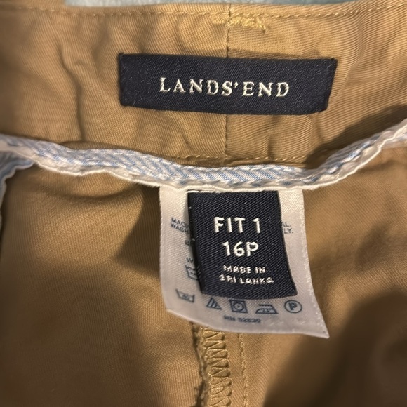Womens Lands End Khaki pants. Size 16P. Fit 1 - Picture 2 of 7